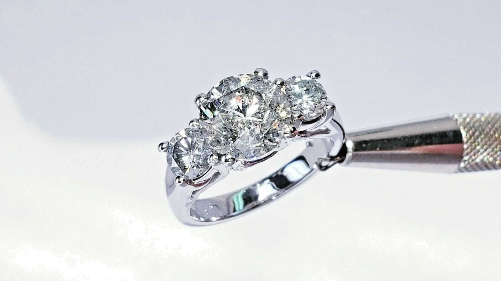 טבעת אירוסין זהב לבן 14K יהלומים חיתוך עגול 3.72 קראט