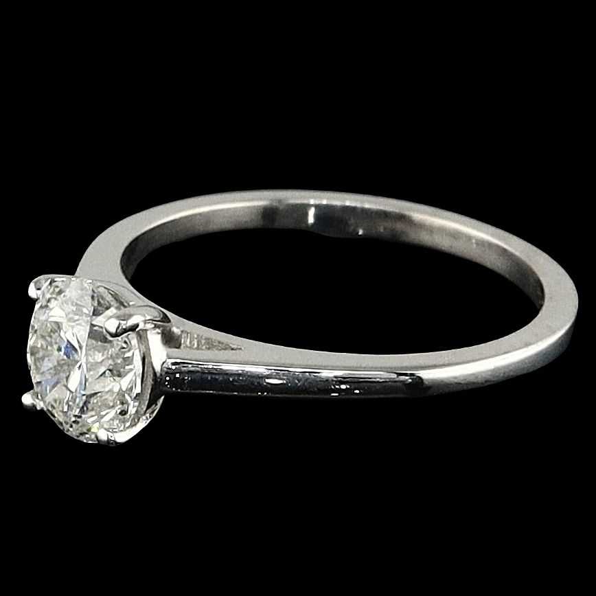 טבעת סוליטר בעיצוב זהב לבן 14K יהלום 0.76 קראט