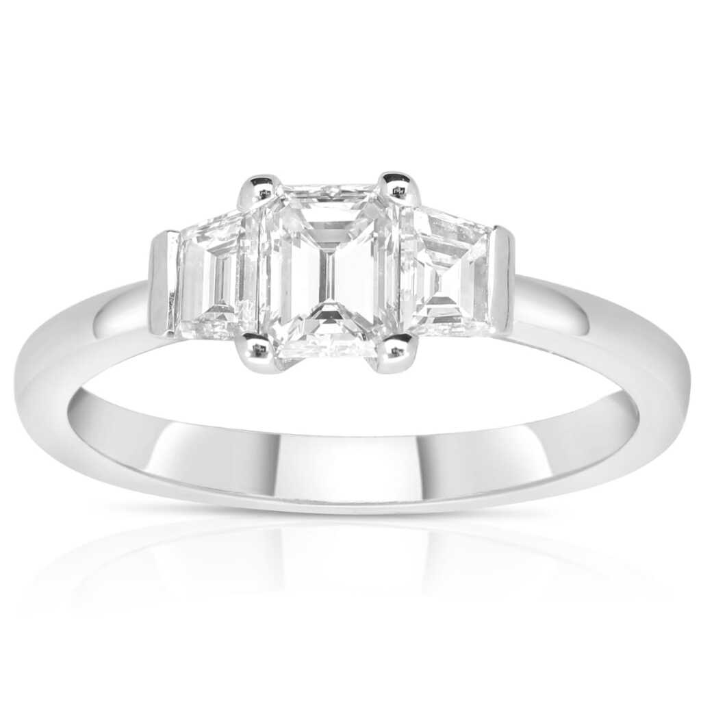 טבעת אירוסין משובצת יהלומים טבעיים סה"כ 1.01 קראט בעיצוב זהב לבן 14K